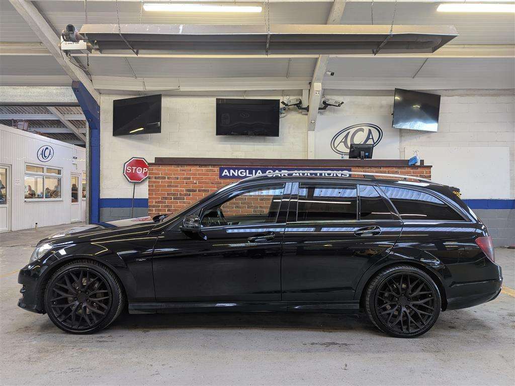 <p>2013 MERCEDES-BENZ C350 AMG SPORT + CDI BLUE</p>