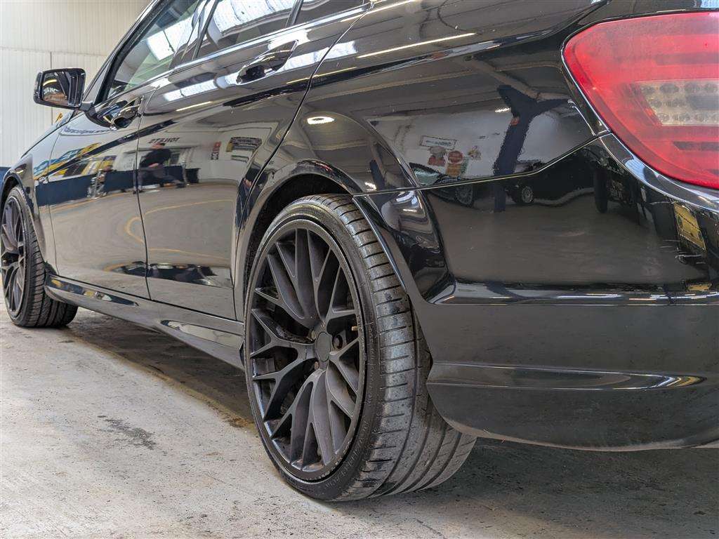 <p>2013 MERCEDES-BENZ C350 AMG SPORT + CDI BLUE</p>