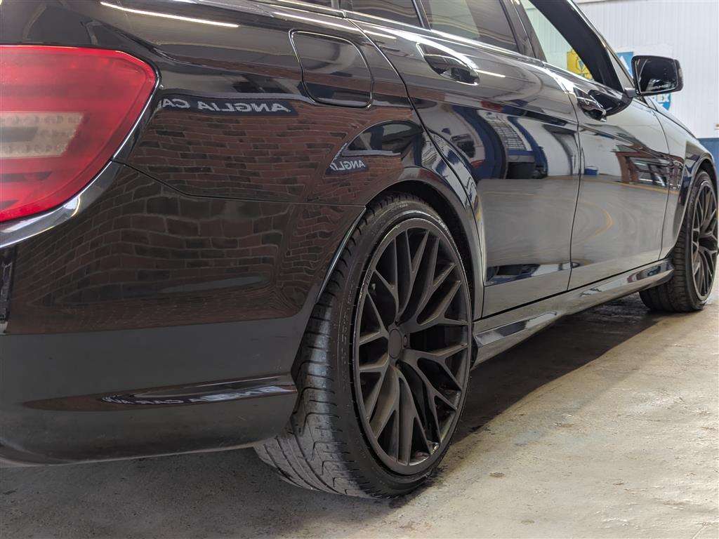 <p>2013 MERCEDES-BENZ C350 AMG SPORT + CDI BLUE</p>