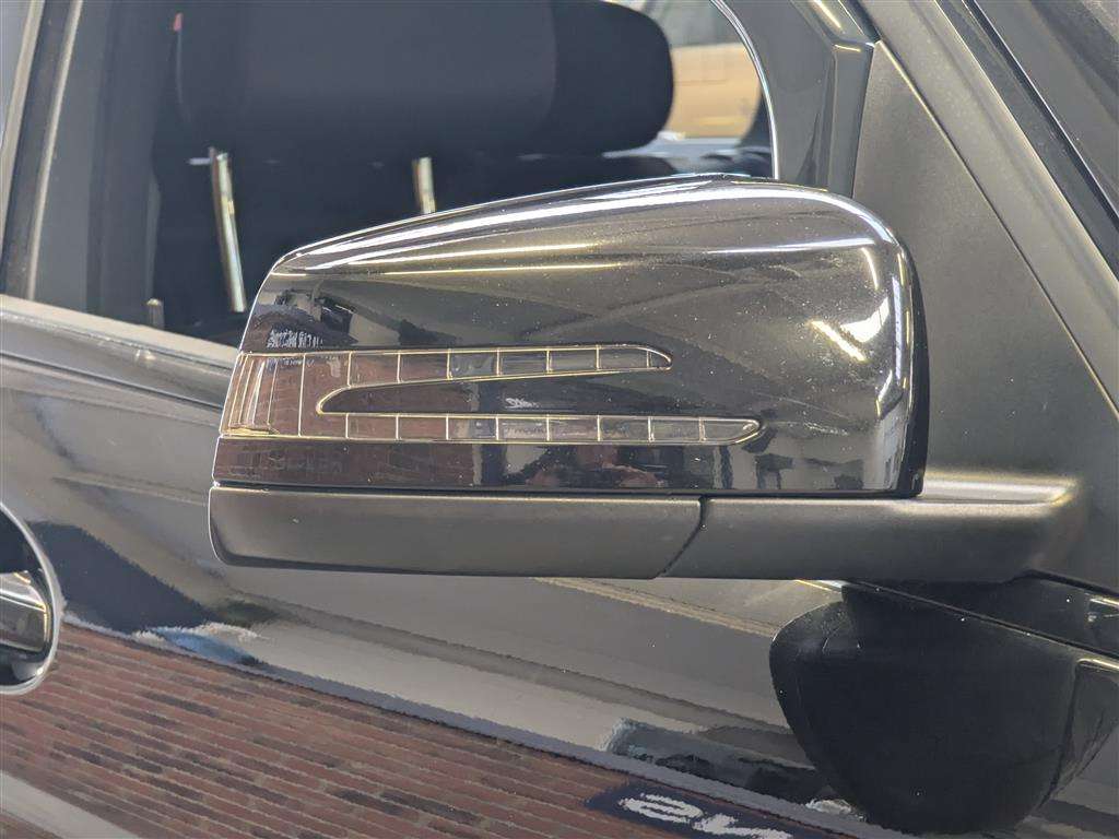 <p>2013 MERCEDES-BENZ C350 AMG SPORT + CDI BLUE</p>