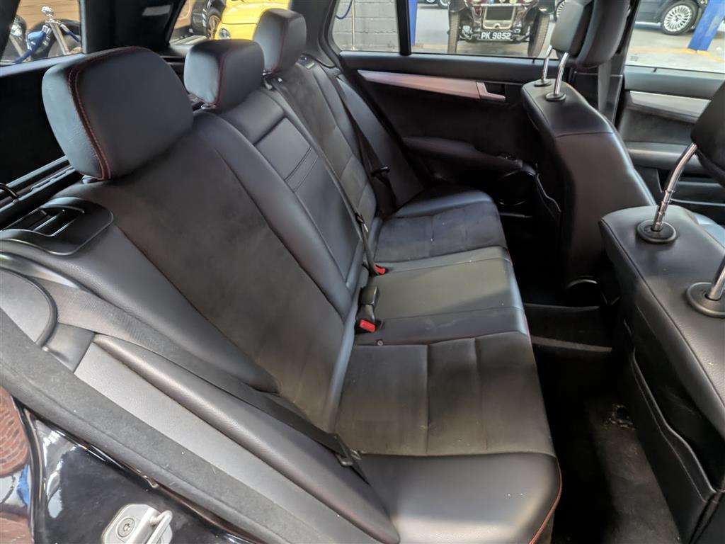 <p>2013 MERCEDES-BENZ C350 AMG SPORT + CDI BLUE</p>