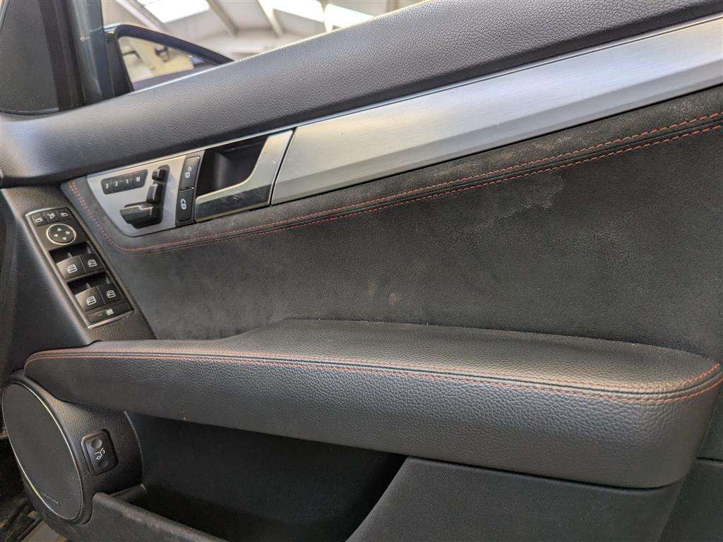 <p>2013 MERCEDES-BENZ C350 AMG SPORT + CDI BLUE</p>