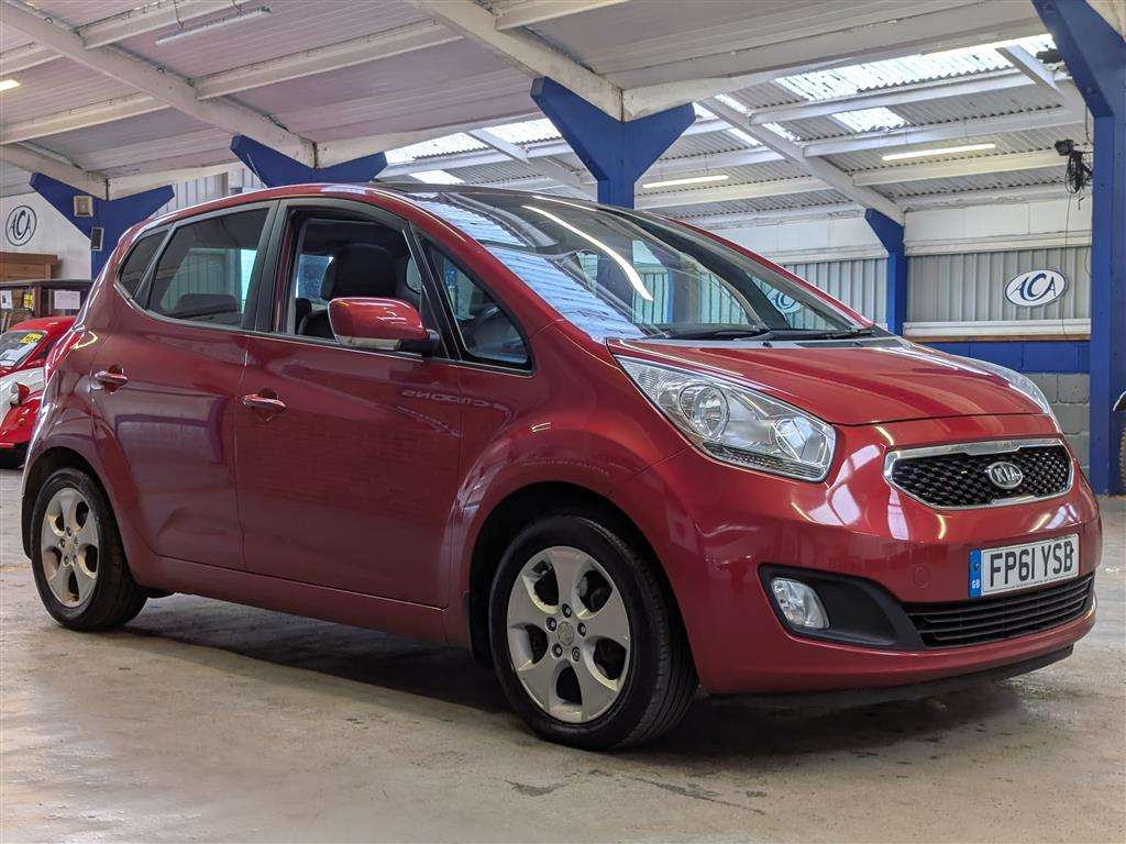<p>2012 KIA VENGA 3 ECODYNAMICS CRDI</p>