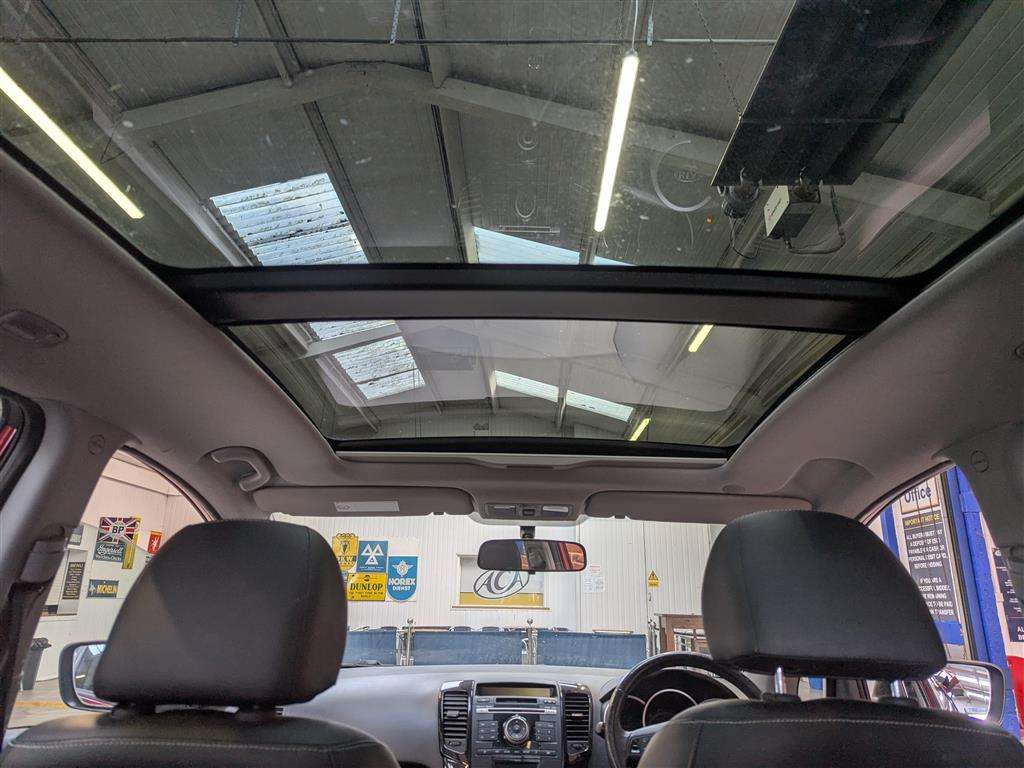 <p>2012 KIA VENGA 3 ECODYNAMICS CRDI</p>