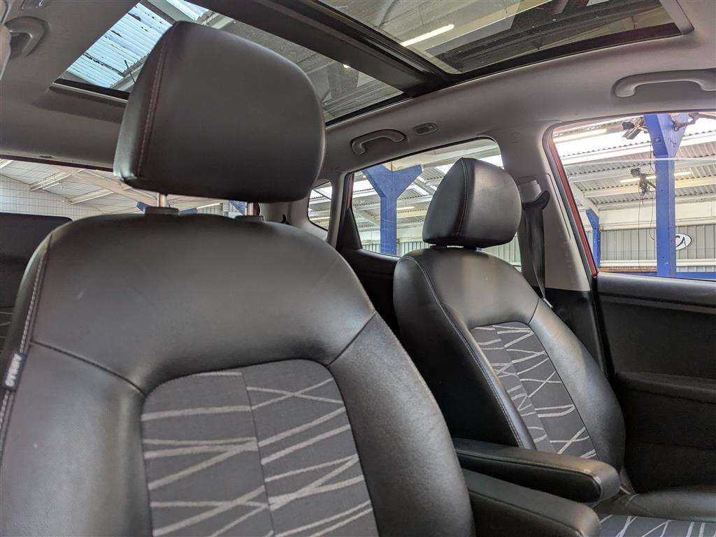 <p>2012 KIA VENGA 3 ECODYNAMICS CRDI</p>