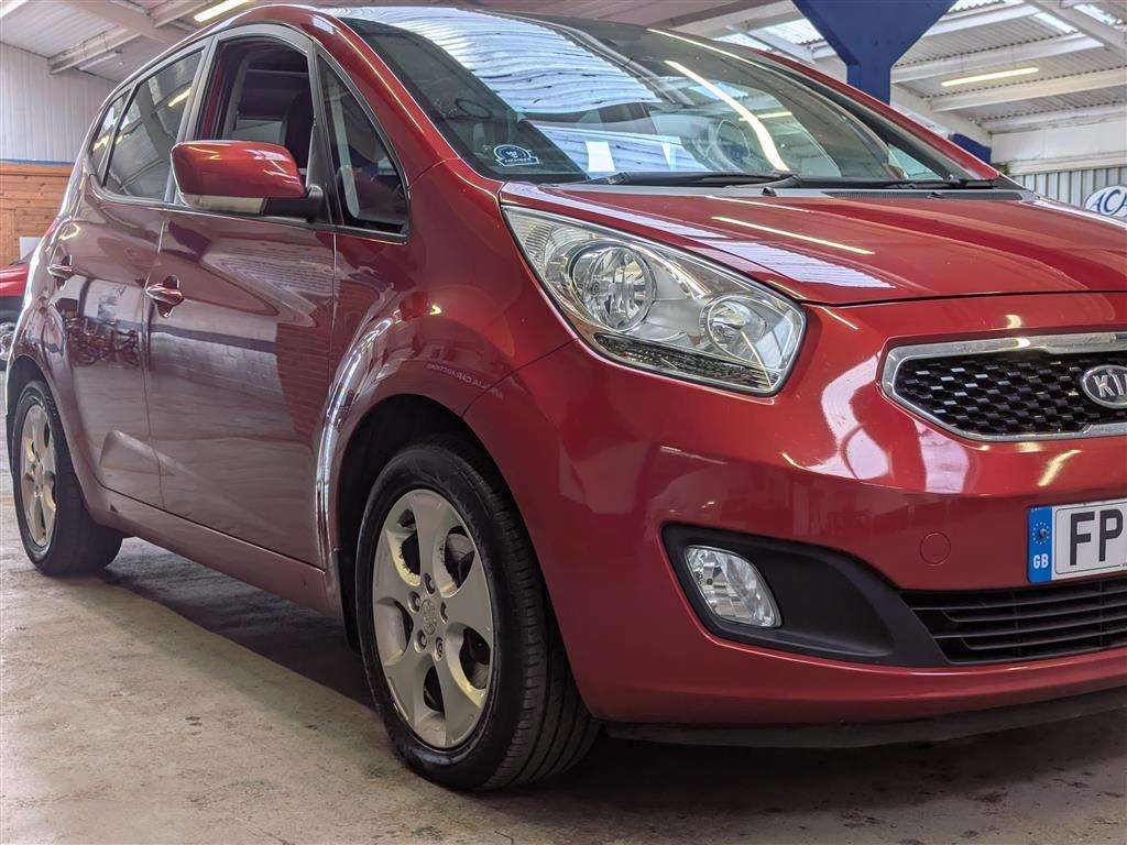 <p>2012 KIA VENGA 3 ECODYNAMICS CRDI</p>