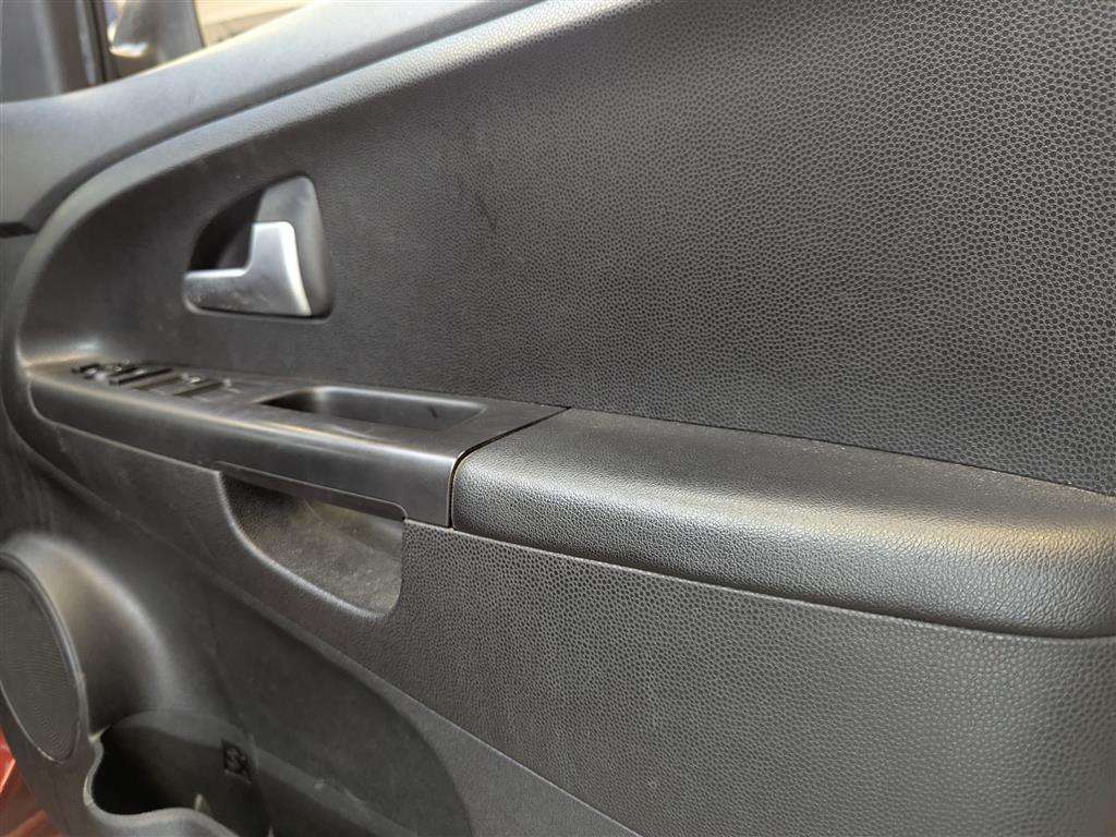 <p>2012 KIA VENGA 3 ECODYNAMICS CRDI</p>