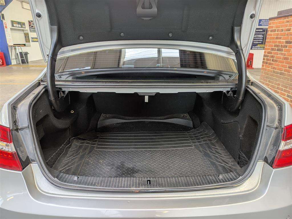 <p>2013 MERCEDES-BENZ E220 SPORT CDI BLUEEF-CY</p>