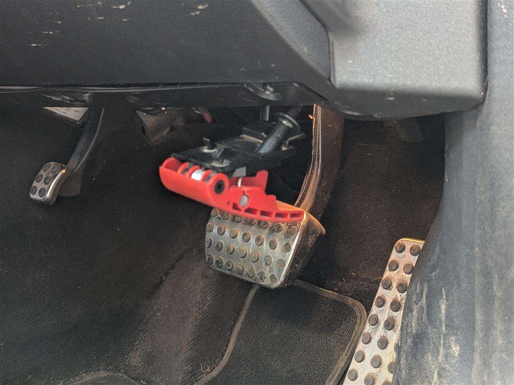 <p>2013 MERCEDES-BENZ E220 SPORT CDI BLUEEF-CY</p>