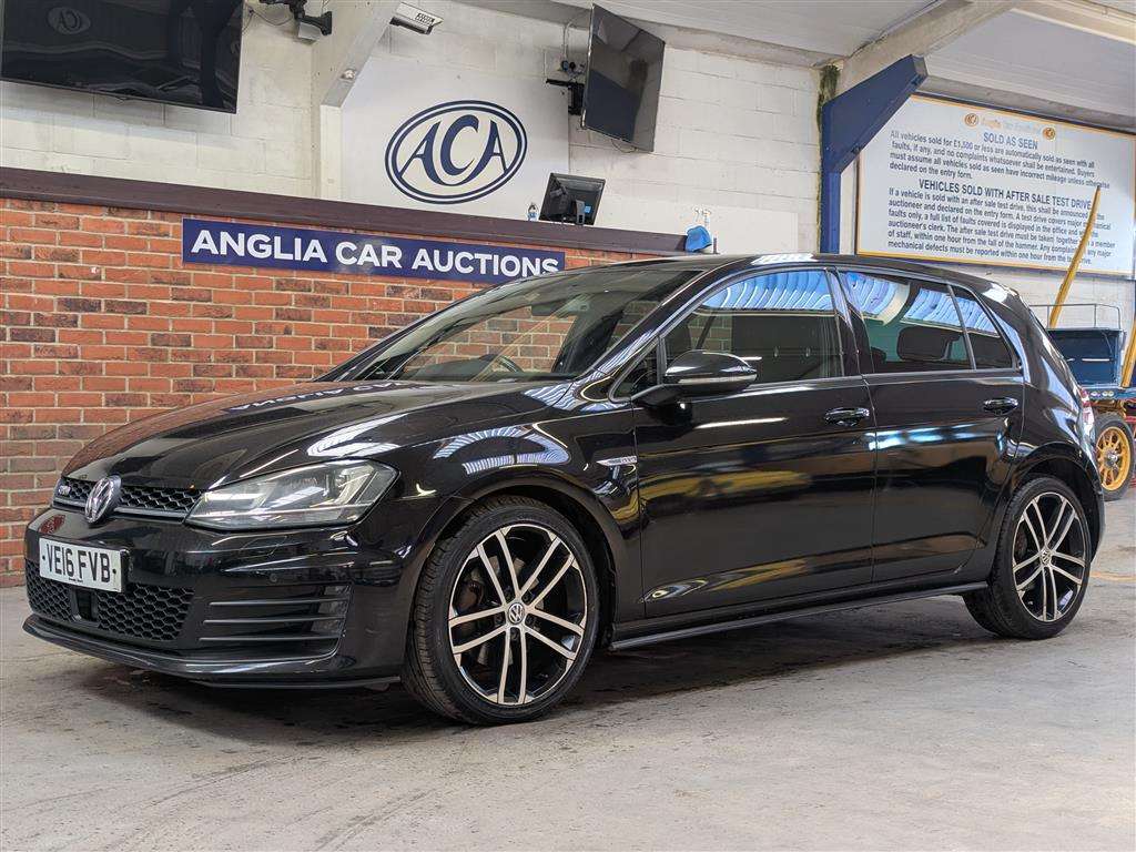 <p>2016 VOLKSWAGEN GOLF GTD S-A</p>