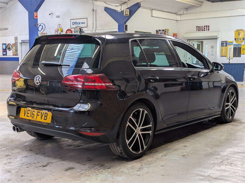 <p>2016 VOLKSWAGEN GOLF GTD S-A</p>
