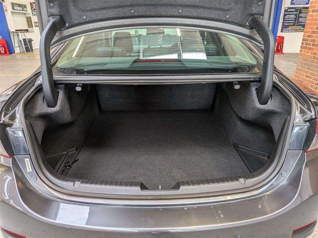 <p>2018 MAZDA 6 SPORT NAV D</p>