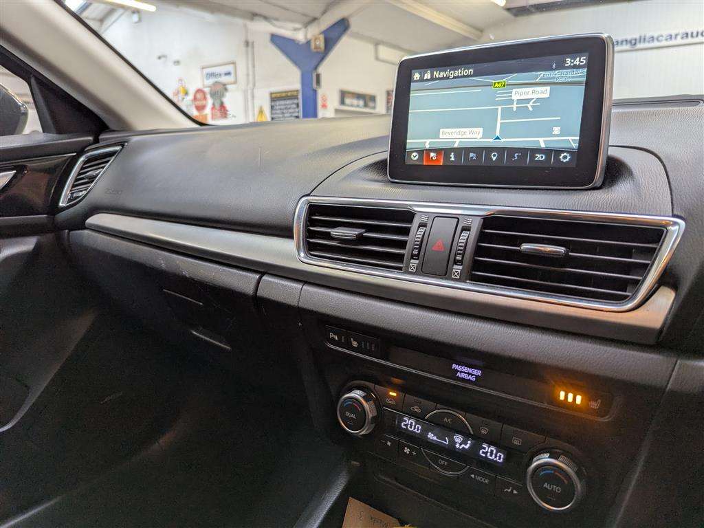 <p>2016 MAZDA 3 SPORT NAV D</p>