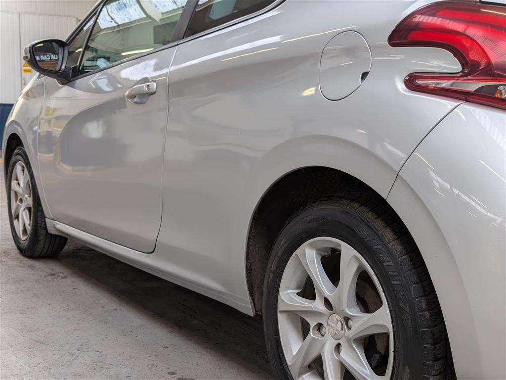 <p>2016 PEUGEOT 208 ACTIVE</p>