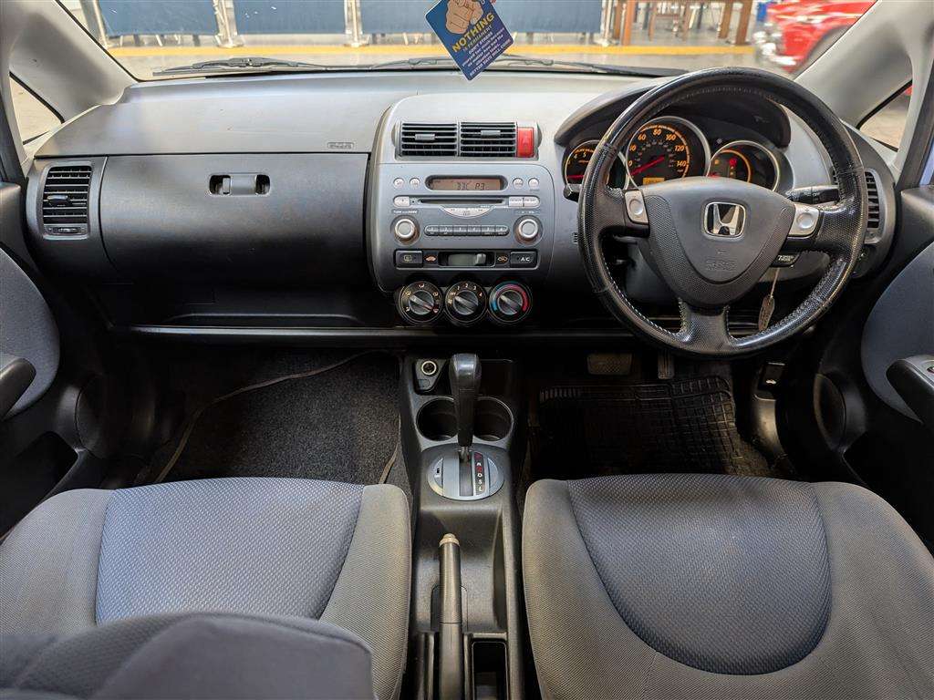 <p>2004 HONDA JAZZ SE SPORT CVT</p>
