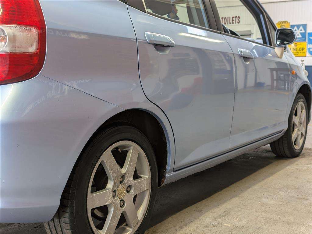 <p>2004 HONDA JAZZ SE SPORT CVT</p>