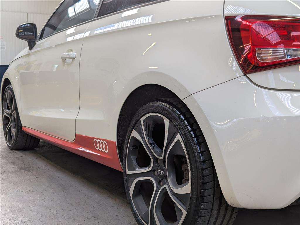 <p>2011 AUDI A1 COMPETITION LINE TDI</p>