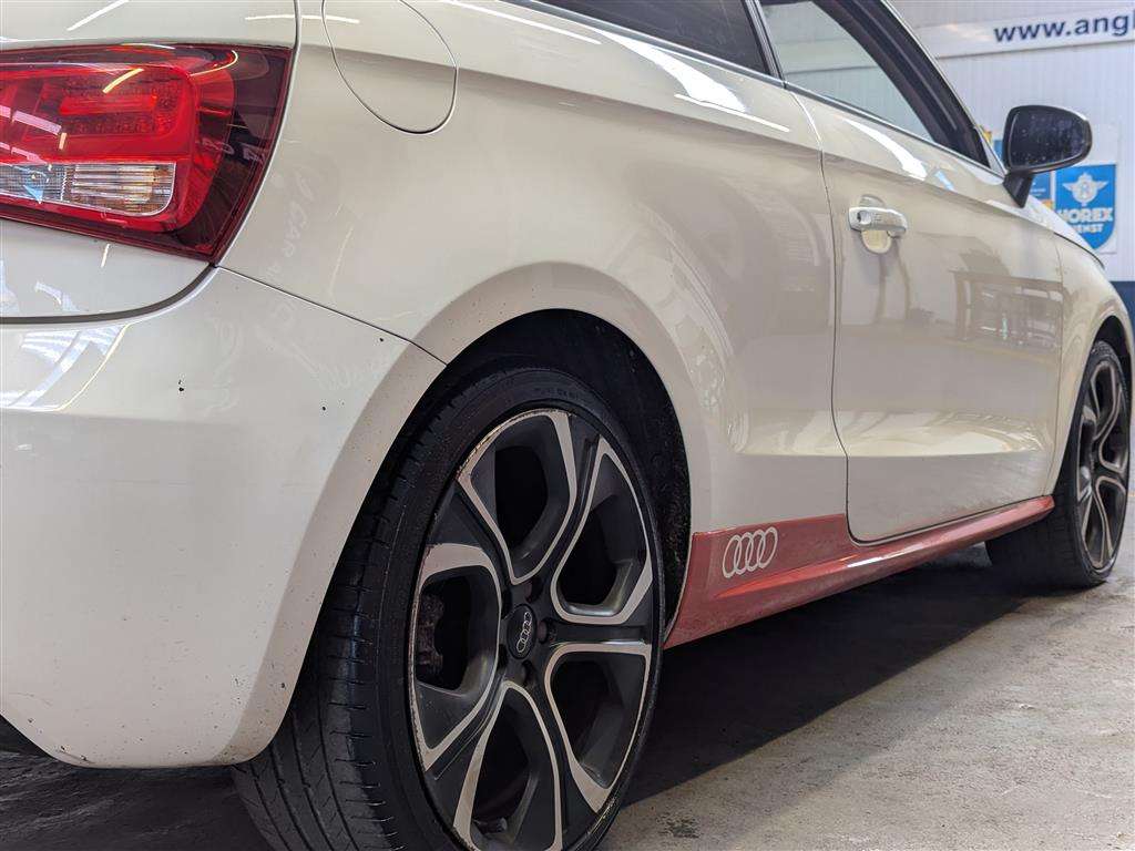 <p>2011 AUDI A1 COMPETITION LINE TDI</p>