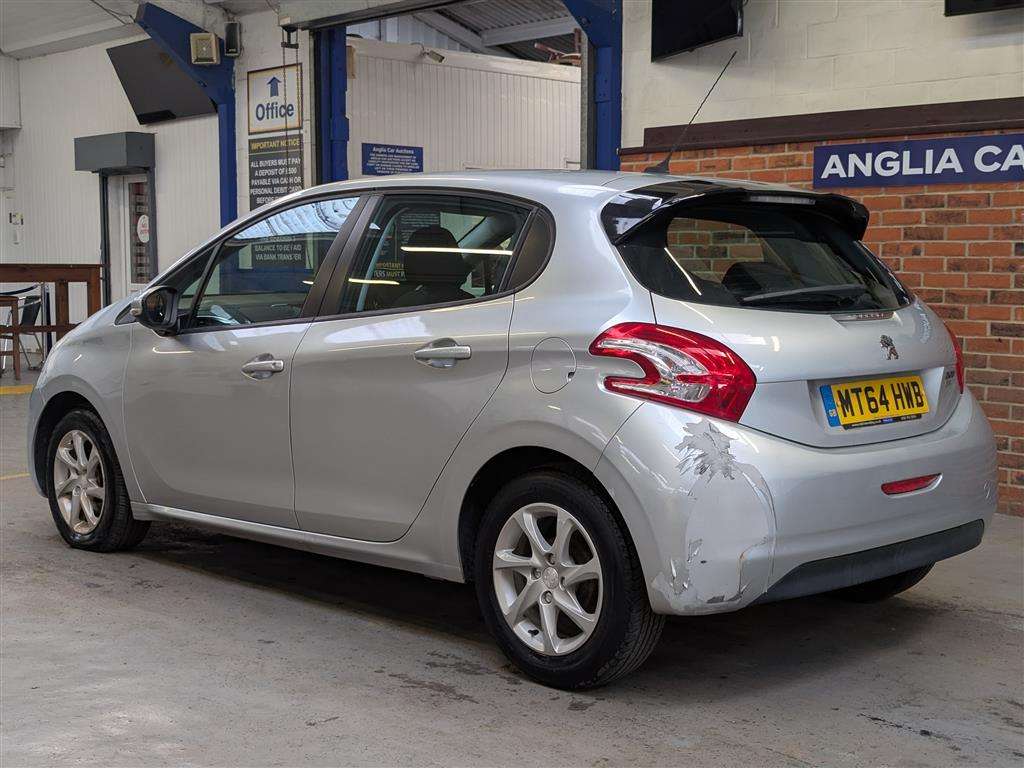 <p>2015 PEUGEOT 208 ACTIVE E-HDI S-A</p>