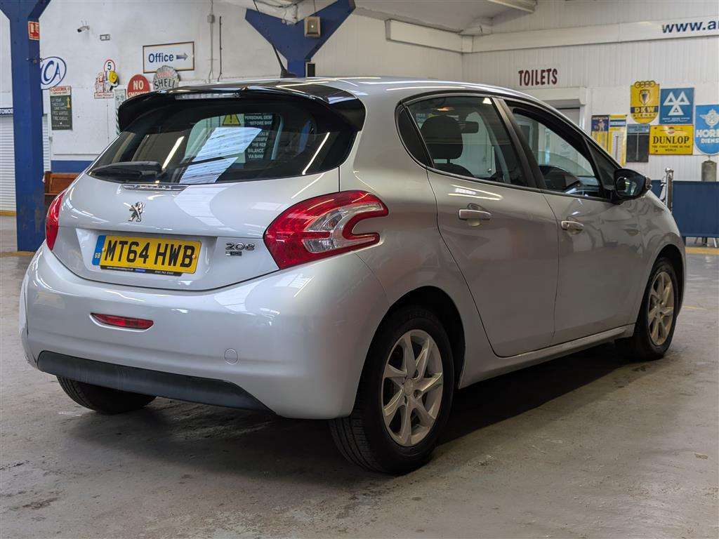 <p>2015 PEUGEOT 208 ACTIVE E-HDI S-A</p>