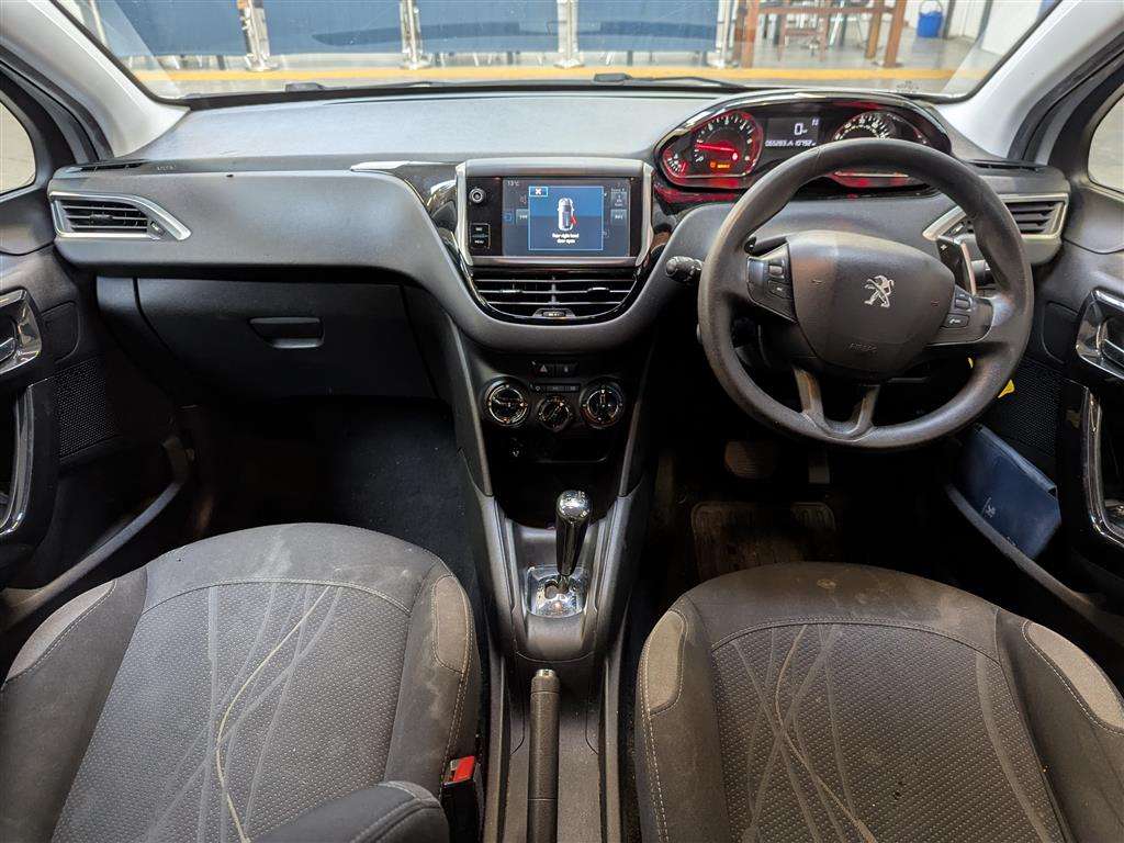 <p>2015 PEUGEOT 208 ACTIVE E-HDI S-A</p>