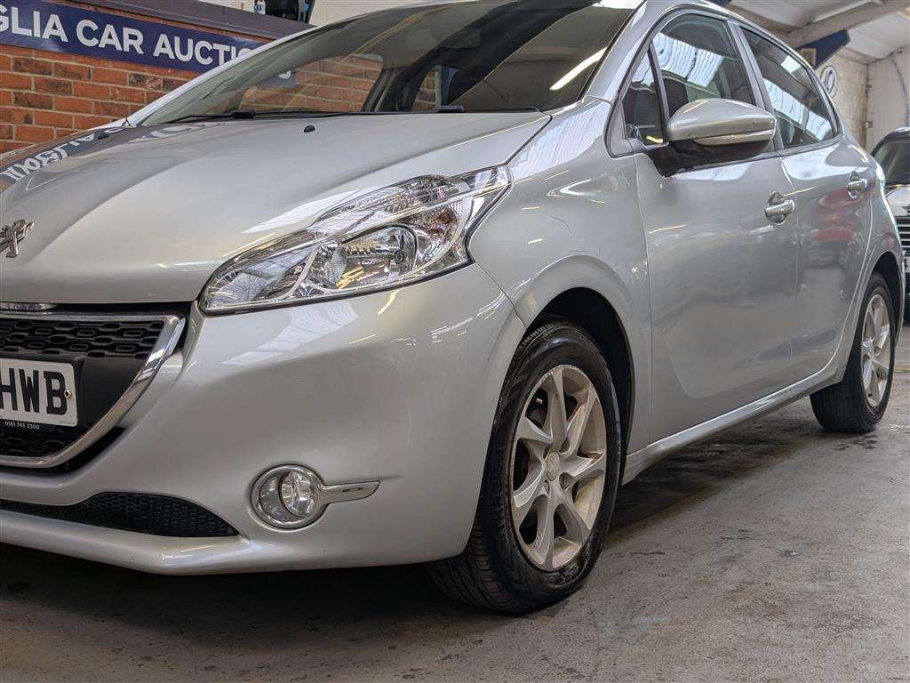 <p>2015 PEUGEOT 208 ACTIVE E-HDI S-A</p>