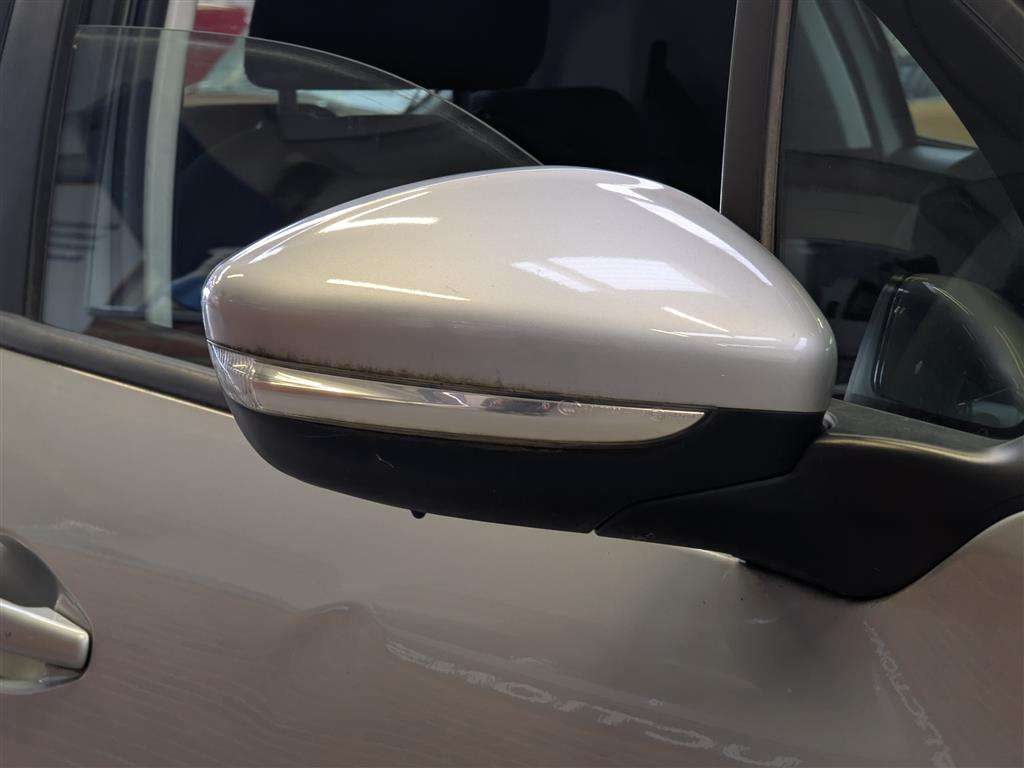 <p>2015 PEUGEOT 208 ACTIVE E-HDI S-A</p>