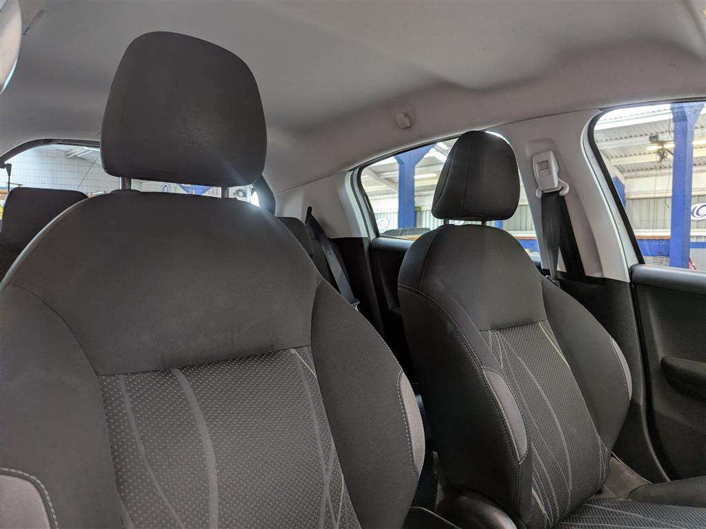 <p>2015 PEUGEOT 208 ACTIVE E-HDI S-A</p>