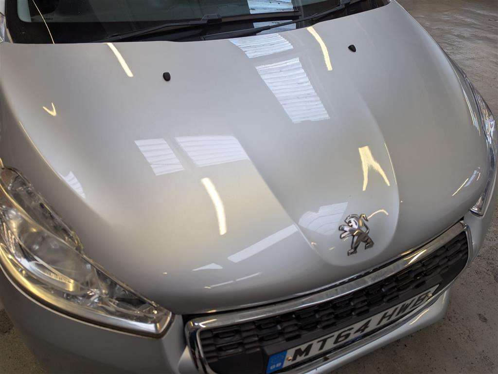 <p>2015 PEUGEOT 208 ACTIVE E-HDI S-A</p>