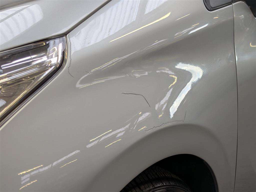 <p>2015 PEUGEOT 208 ACTIVE E-HDI S-A</p>