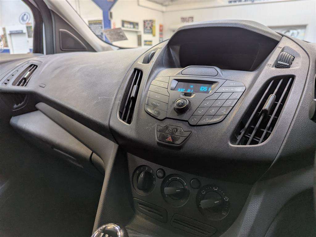 <p>2014 FORD TRANSIT CONNECT 210</p>