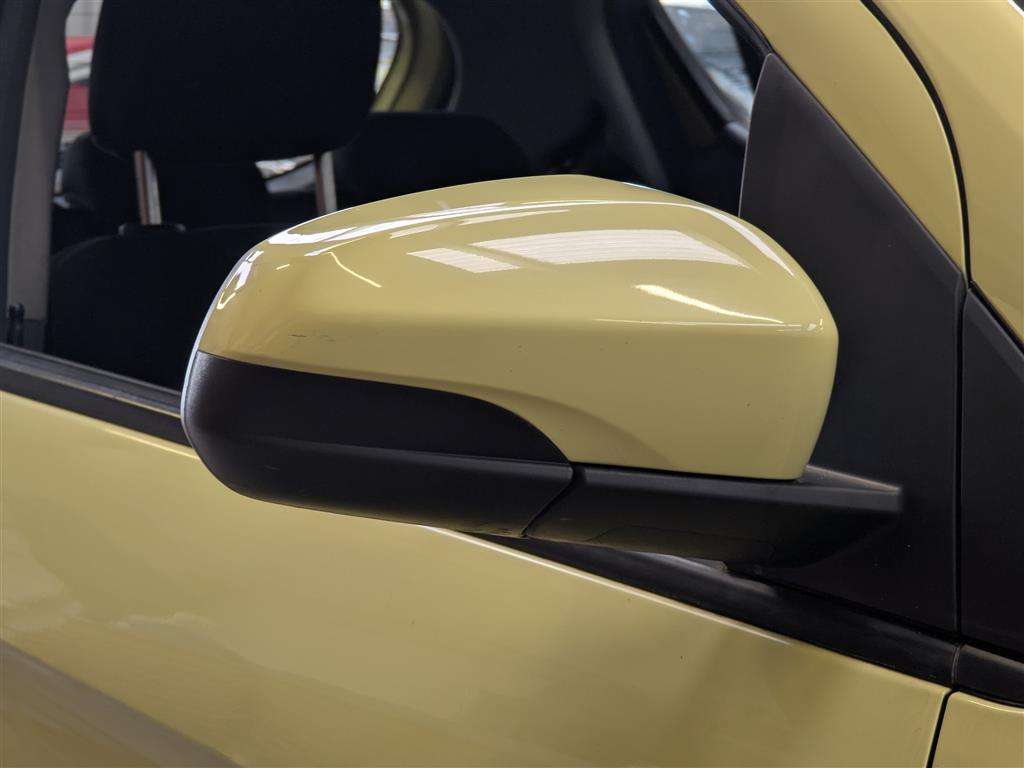 <p>2017 VAUXHALL VIVA SE AC</p>