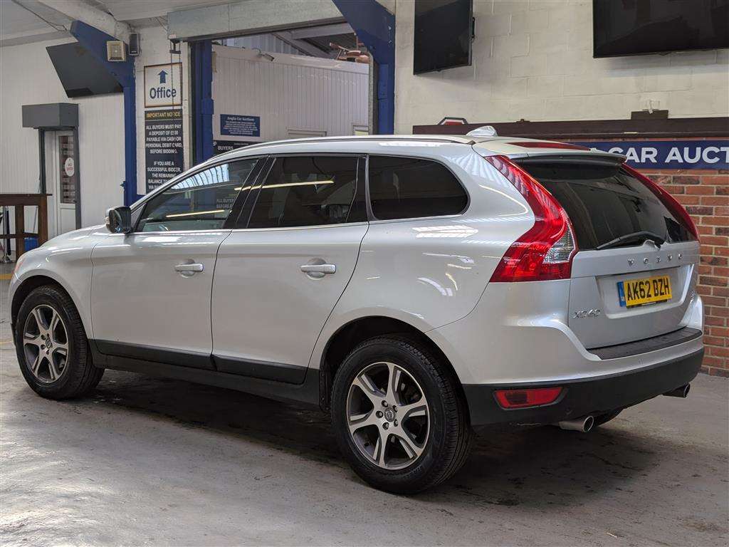 <p>2012 VOLVO XC60 SE LUX NAV D5 AWD AU</p>