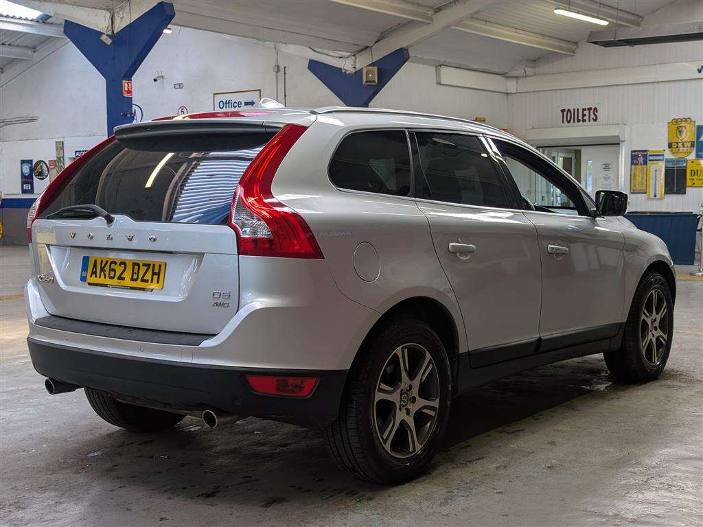 <p>2012 VOLVO XC60 SE LUX NAV D5 AWD AU</p>