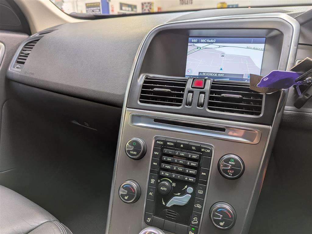 <p>2012 VOLVO XC60 SE LUX NAV D5 AWD AU</p>