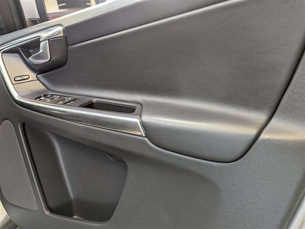 <p>2012 VOLVO XC60 SE LUX NAV D5 AWD AU</p>