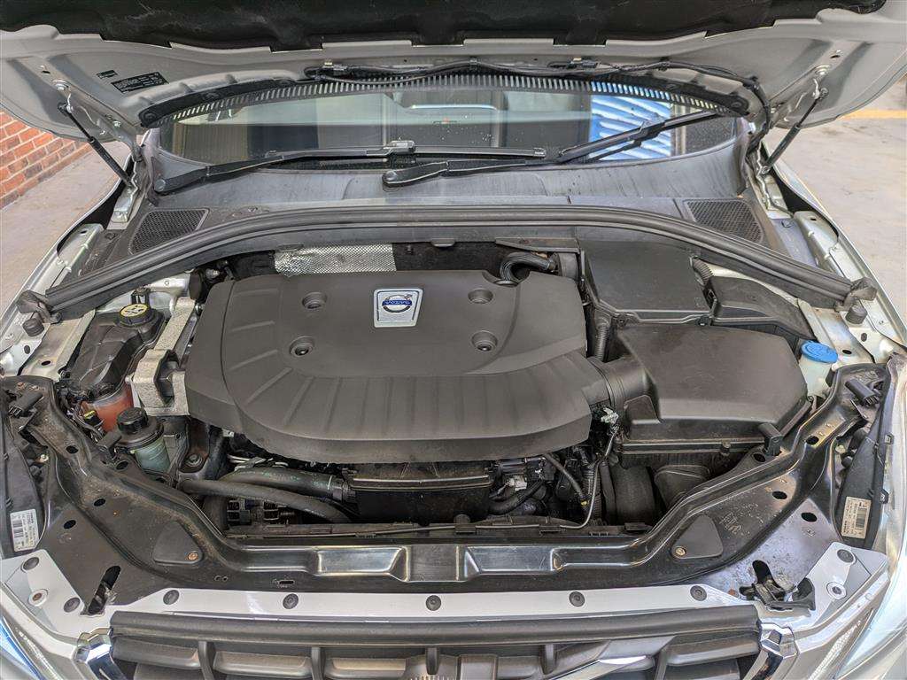 <p>2012 VOLVO XC60 SE LUX NAV D5 AWD AU</p>