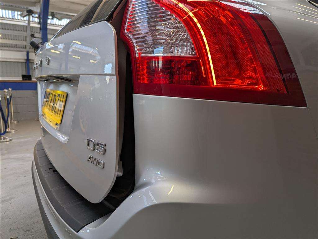 <p>2012 VOLVO XC60 SE LUX NAV D5 AWD AU</p>