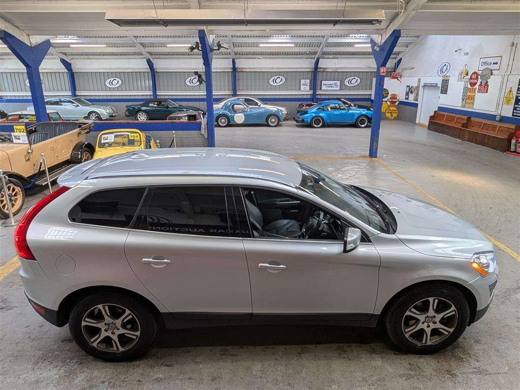 <p>2012 VOLVO XC60 SE LUX NAV D5 AWD AU</p>