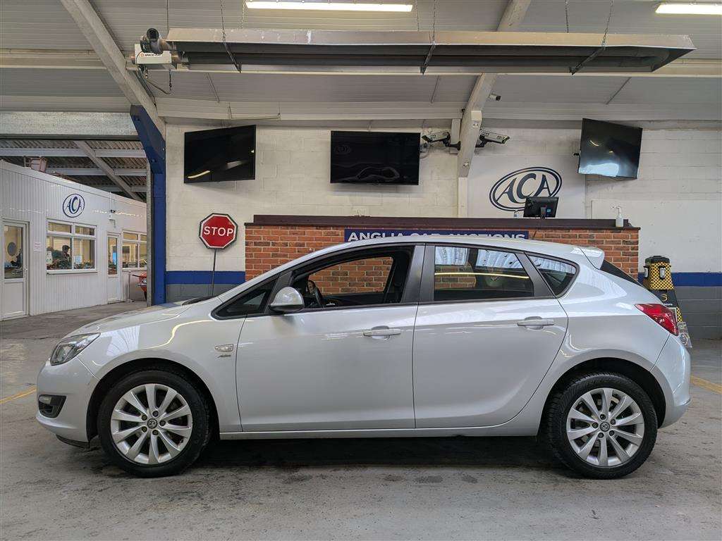 <p>2013 VAUXHALL ASTRA ACTIVE CDTI</p>