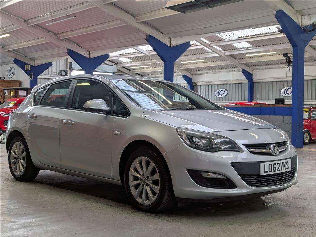 <p>2013 VAUXHALL ASTRA ACTIVE CDTI</p>