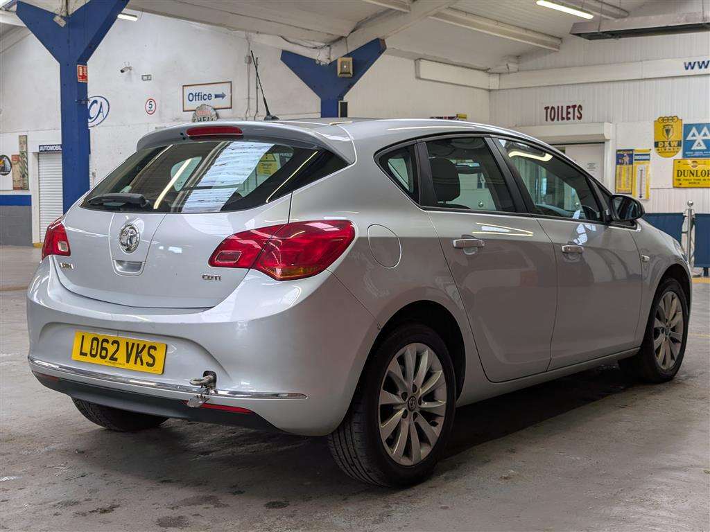 <p>2013 VAUXHALL ASTRA ACTIVE CDTI</p>
