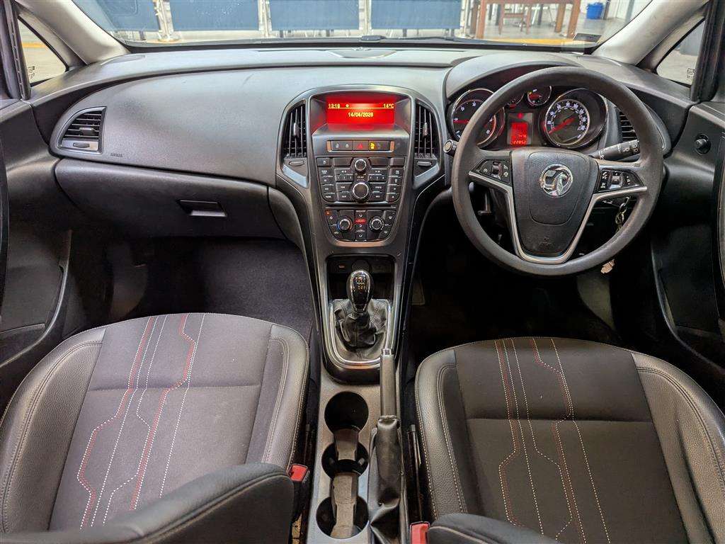 <p>2013 VAUXHALL ASTRA ACTIVE CDTI</p>
