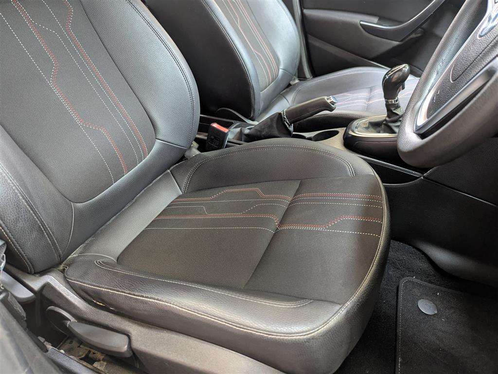 <p>2013 VAUXHALL ASTRA ACTIVE CDTI</p>