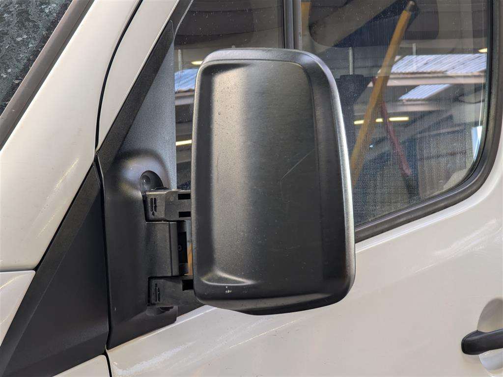 <p>2015 MERCEDES-BENZ SPRINTER 313 CDI</p>