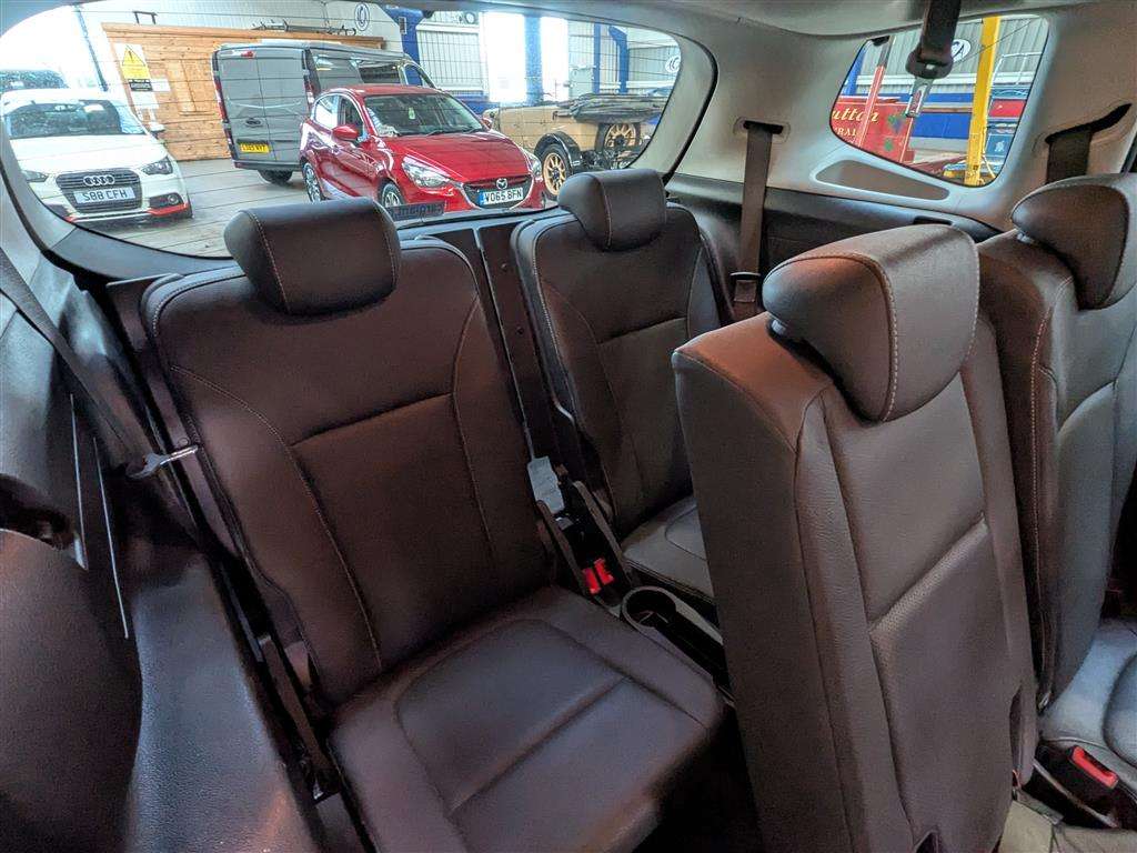 <p>2018 VAUXHALL ZAFIRA TOURER SRI NAV TUR</p>