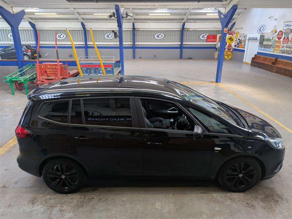 <p>2018 VAUXHALL ZAFIRA TOURER SRI NAV TUR</p>
