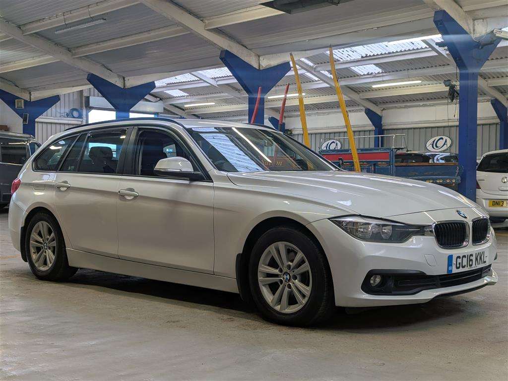 <p>2016 BMW 320D ED PLUS AUTO</p>