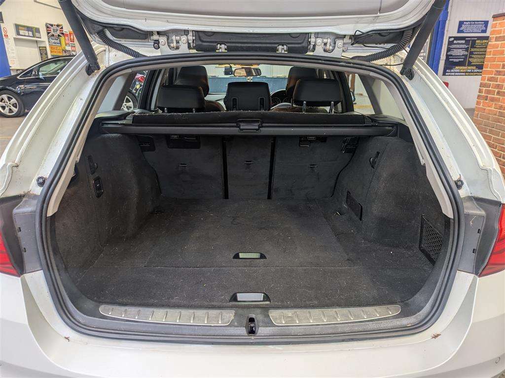 <p>2016 BMW 320D ED PLUS AUTO</p>