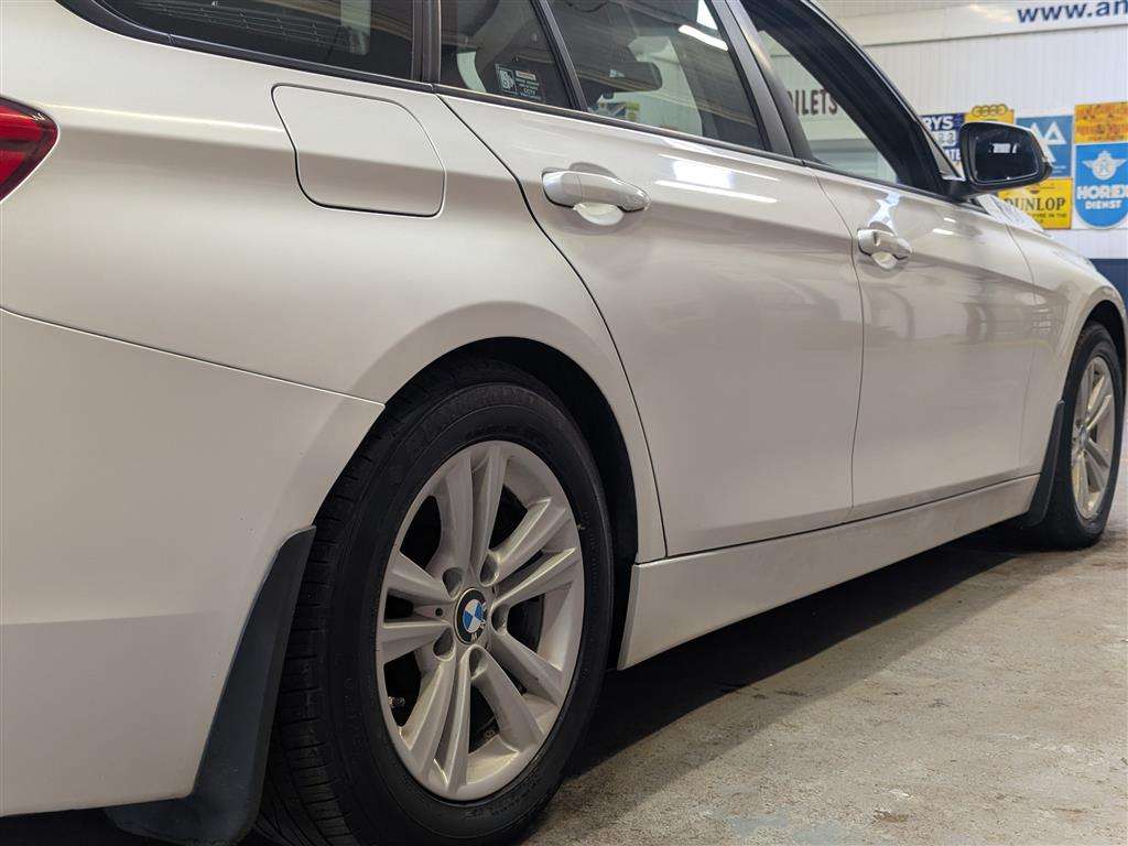 <p>2016 BMW 320D ED PLUS AUTO</p>